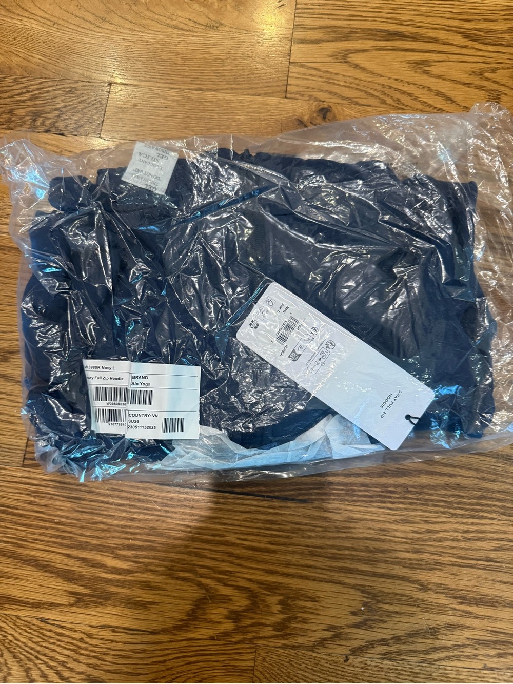NWT. Alo. Sway Full-Zip Hoodie. Navy. Size Large. - Picture 4 of 6